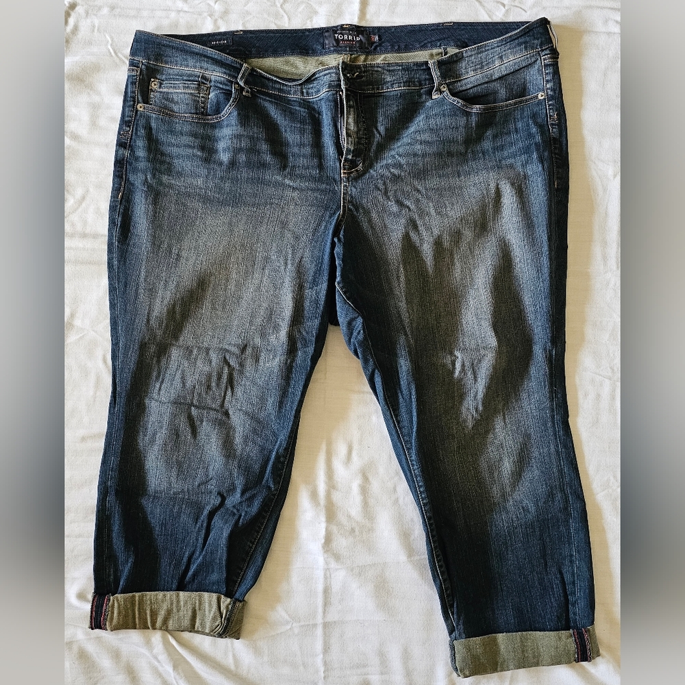 Torrid Boyfriend fit Crop Jeans